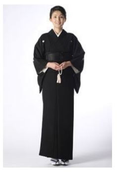 Kimono de luto mofuku mujer
