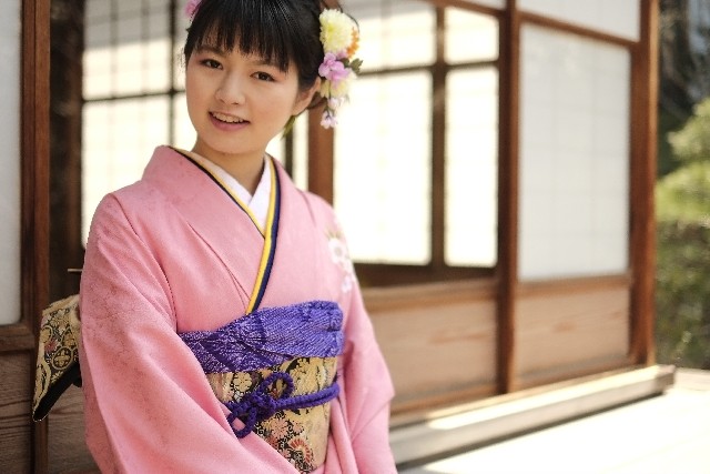 kimono Furisode rosa mujer