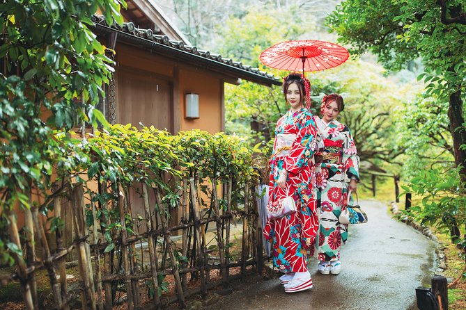 kimonos Furisode colores vivos mujeres